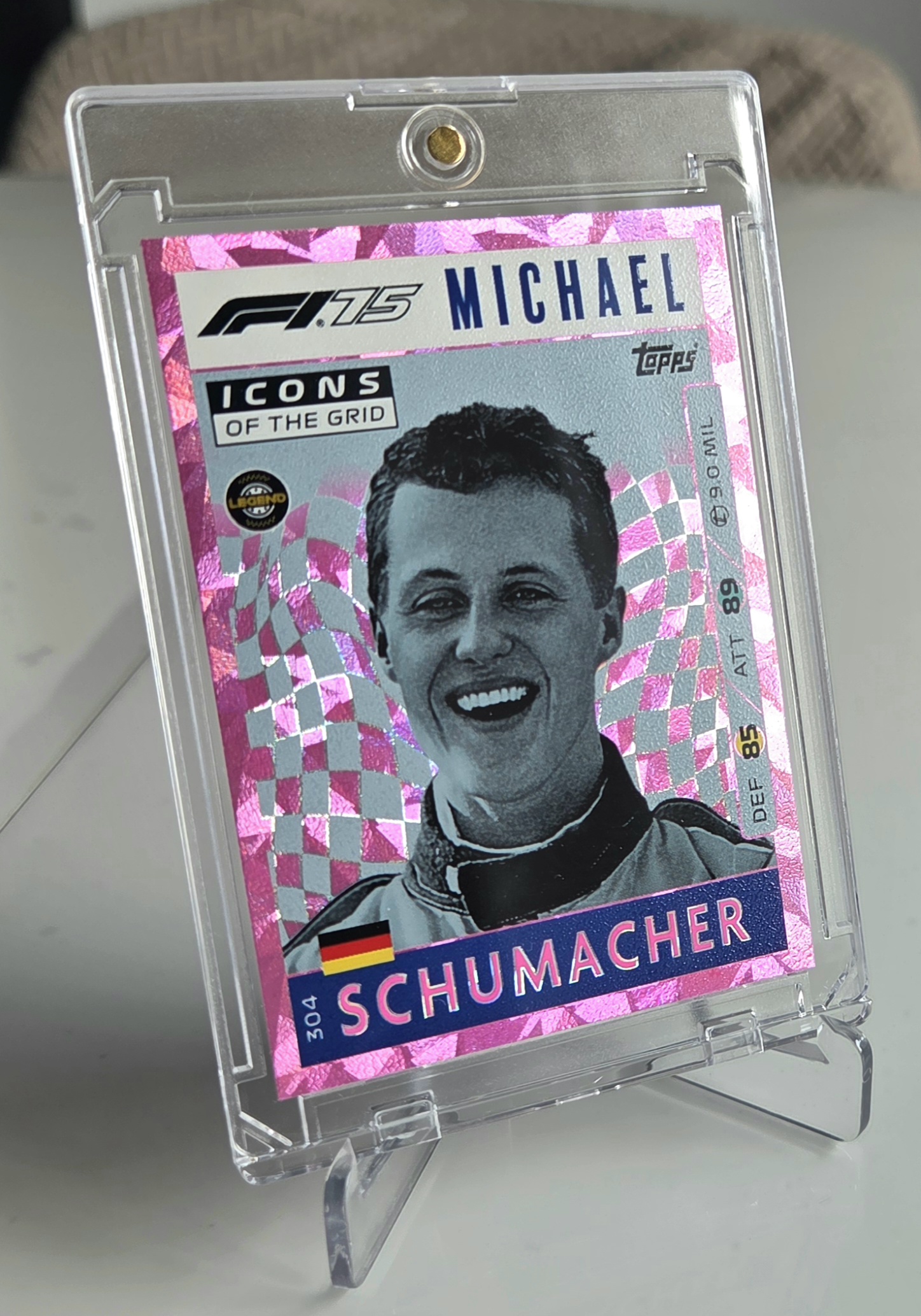 Michael Schumacher Icons of the Grid Pink – Topps Turbo Attax 2025 - slika 2